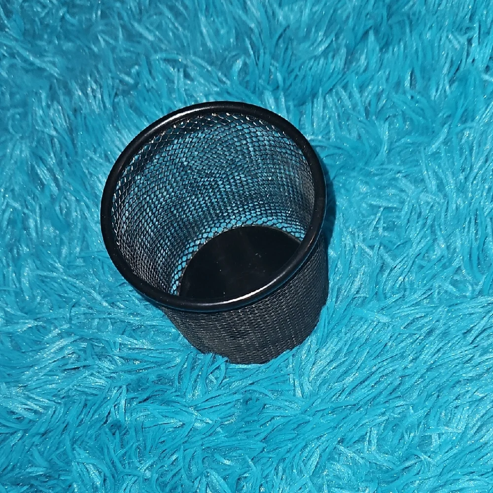Classic Black Metal Mesh Pencil Cup — Compact Desk Organizer